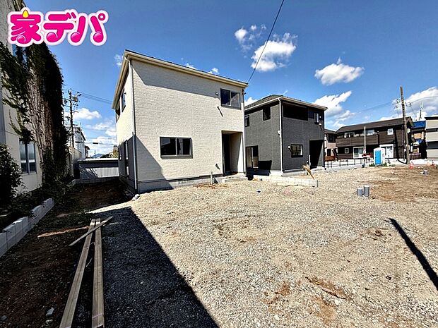現地や周辺環境もあわせてご確認いただけます。現地ご案内いたします。お気軽にお問い合わせください。実際の陽当たりや前面道路、周辺の環境などもぜひ現地でご確認ください。スタッフが丁寧にご案内いたします。