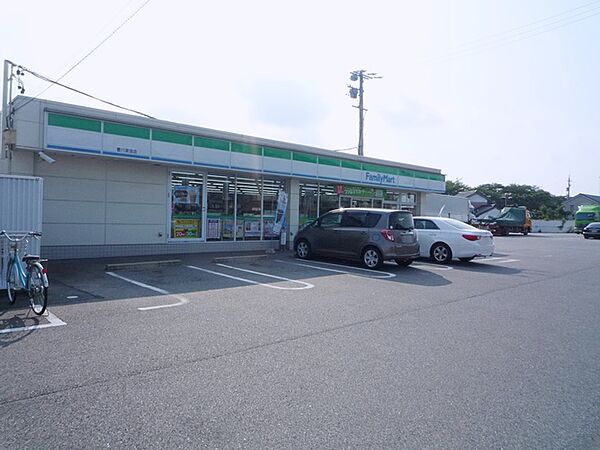 ファミリーマート豊川御油店（1500m）