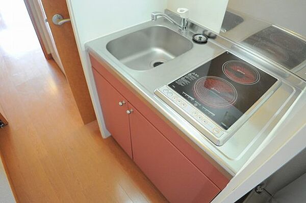 画像7:実際のキッチンは設備・仕様が異なる場合がございます