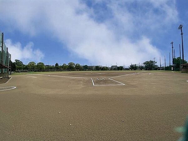 清水新地公園・野球場 860m