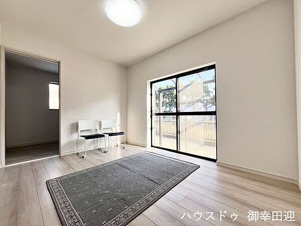 ■1階6帖洋室■心からリラックスできる静けさ、上質な眠りで、毎日をリセットします。明日への活力を養う空間です。