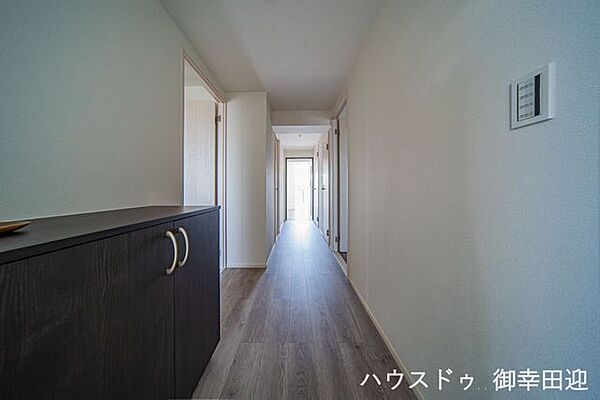 ■暮らしを繋ぐ、明るい動線■安全で快適な、家族の生活を支える縦の繋がりです。