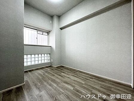 ■洋室(2)■寝室、書斎、趣味の部屋。家族の成長やライフスタイルに合わせ、様々な使い方ができる快適な空間です。