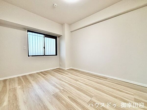 ■5.7帖洋室■心からリラックスできる静けさ、上質な眠りで、毎日をリセットします。明日への活力を養う空間です。