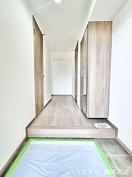 ■「しまう」が叶える美しい玄関■大容量のシューズボックスがあることでいつも整理された、気持ちの良い「家の顔」を保てます。