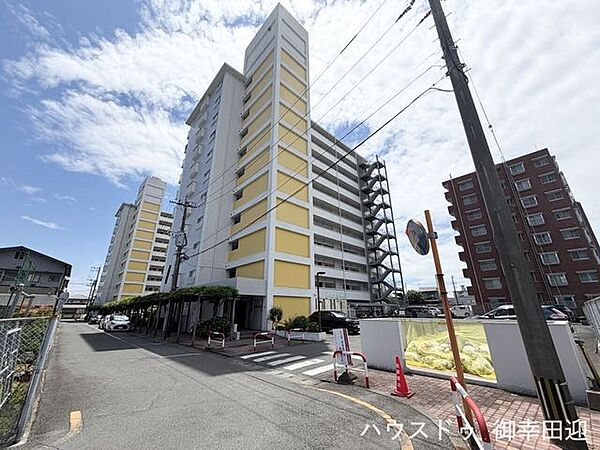 ■理想を叶える新しい暮らしの舞台■高いデザイン性と機能性を兼ね備えた住まい。ここで、家族の新しい物語が始まります。