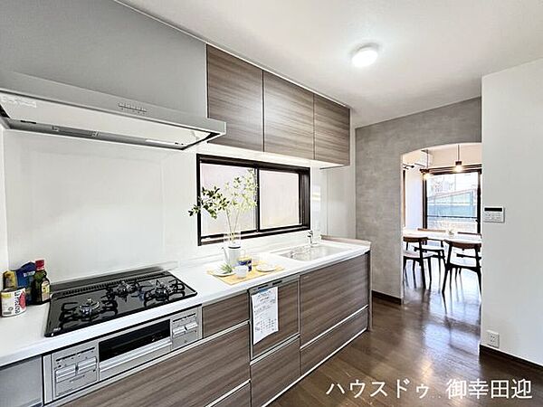 ■家族の「美味しい」が集まる舞台■高い機能性と美しいデザインを両立。料理する人も、待つ人も、笑顔になれる場所です。