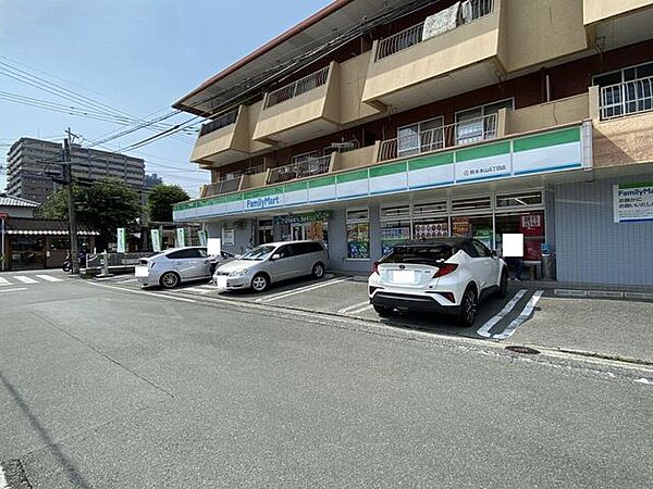 ファミリーマート 熊本本山4丁目店 310m