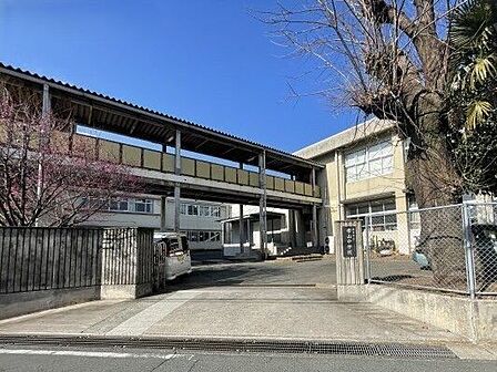 帯山中学校 1270m