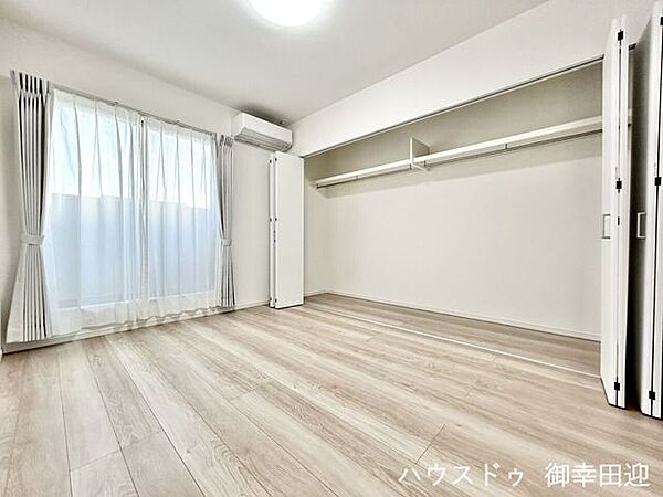 ■2階6帖洋室■心からリラックスできる静けさ、上質な眠りで、毎日をリセットします。明日への活力を養う空間です