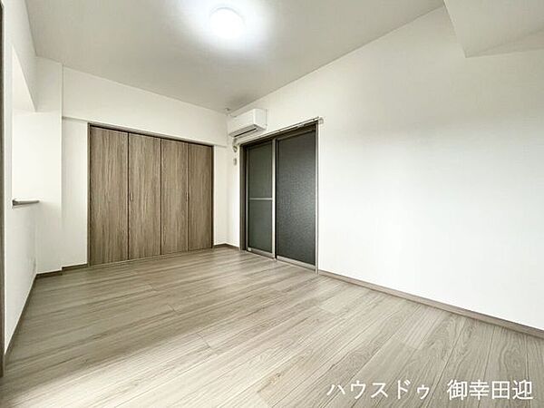 ■7.1帖洋室■寝室、書斎、趣味の部屋。家族の成長やライフスタイルに合わせ、様々な使い方ができる快適な空間です。