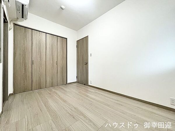 ■5.0帖洋室■寝室、書斎、趣味の部屋。家族の成長やライフスタイルに合わせ、様々な使い方ができる快適な空間です。
