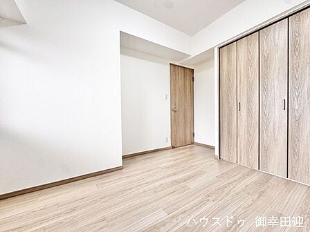 ■5.1帖洋室■心からリラックスできる静けさ、上質な眠りで、毎日をリセットします。明日への活力を養う空間です。