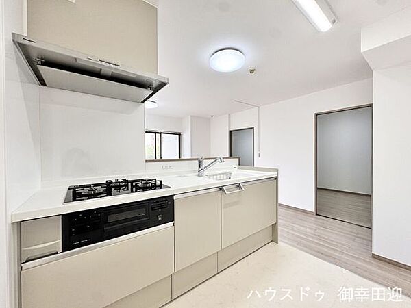 ■家族の「美味しい」が集まる舞台■高い機能性と美しいデザインを両立。料理する人も、待つ人も、笑顔になれる場所です。