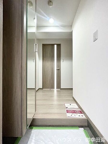 ■「しまう」が叶える美しい玄関■大容量のシューズボックスがあることでいつも整理された、気持ちの良い「家の顔」を保てます。