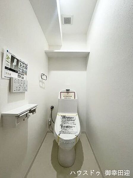 ■一人になれる安らぎの場所■清潔さと静けさを両立した空間。心落ち着くひとときを過ごせる、プライベートなレストルームです。
