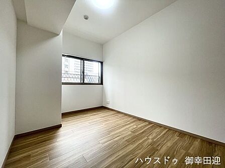 ■5.1帖洋室■心からリラックスできる静けさ、上質な眠りで、毎日をリセットします。明日への活力を養う空間です。
