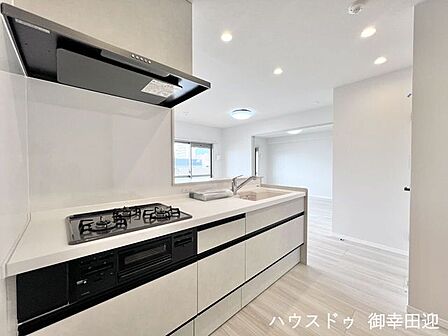 ■家族の「美味しい」が集まる舞台■高い機能性と美しいデザインを両立。料理する人も、待つ人も、笑顔になれる場所です。