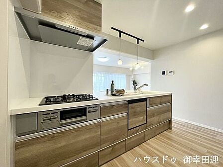 ■家族の「美味しい」が集まる舞台■高い機能性と美しいデザインを両立。料理する人も、待つ人も、笑顔になれる場所です。