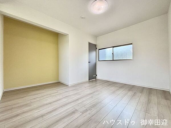 ■2階洋室(1)■心からリラックスできる静けさ、上質な眠りで、毎日をリセットします。明日への活力を養う空間です。