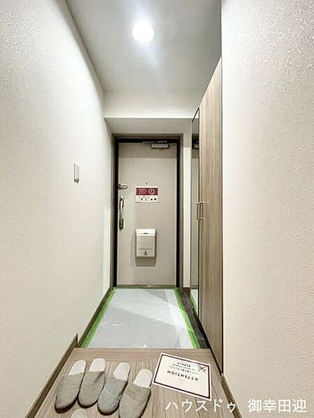 ■「ただいま」の安堵をくれる場所■訪れる人を迎え入れ、帰るたびにホッと一息つける、明るく機能的なエントランス。