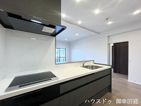■家族の「美味しい」が集まる舞台■高い機能性と美しいデザインを両立。料理する人も、待つ人も、笑顔になれる場所です。
