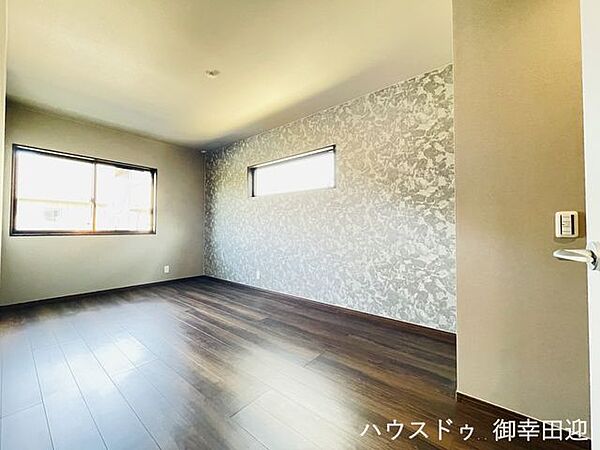 ■洋室(1)■心からリラックスできる静けさ、上質な眠りで、毎日をリセットします。明日への活力を養う空間です。