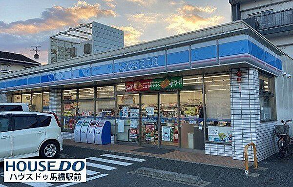 ローソン　松戸日暮店最寄駅よりは少し距離がありますが、駐車時も広く、ドライバーさんには立ち寄りやすい店舗。キレイに整理されていて品揃えもいいと思います。 600m