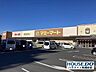 周辺：マミーマート　松戸新田店マツモトキヨシ、ダイソーも入った便利なスーパーです。 800m