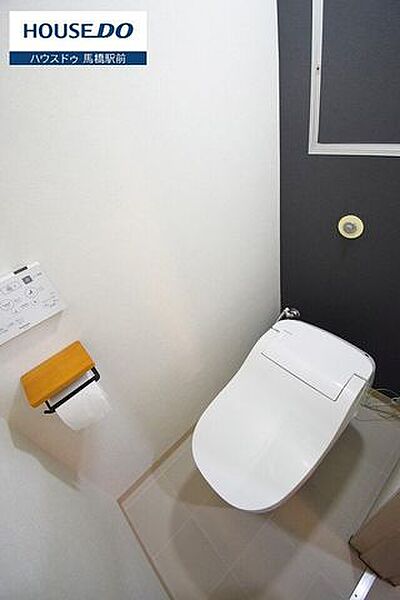 季節を感じるモチーフをディスプレイするのもおすすめです。季節によって飾るものが変われば、気分も上がりますよね。