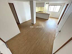 ルシェール西院 4B 4階4LDKのリビング/ダイニング