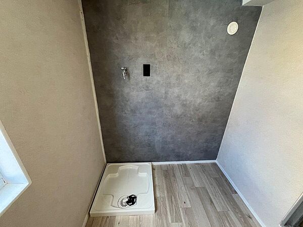 サンルームに洗濯機置場を設置しました