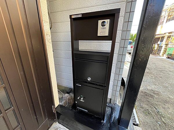 TVモニター・宅配ボックス付き機能門柱を新規設置