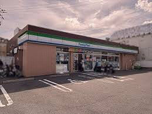 ファミリーマート 枚方東香里店（383m）