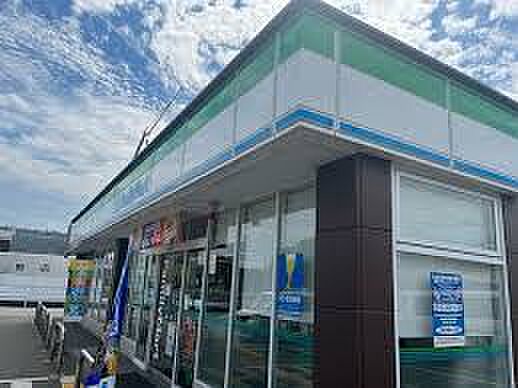ファミリーマート 加古川新野辺店（737m）