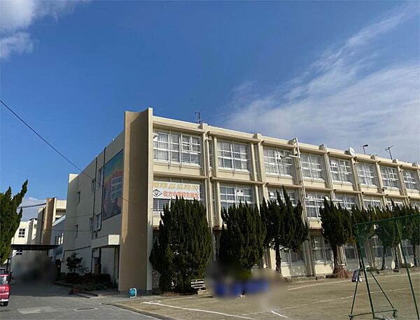 枚方市立枚方中学校（2032m）