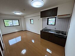 アビタシオンＭ 0201 2階1LDKのリビング/ダイニング