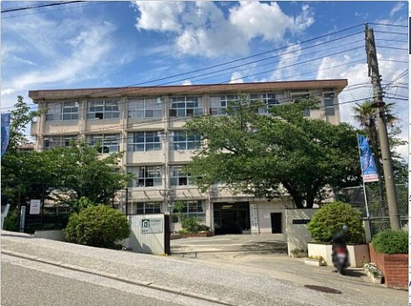 西宮市立苦楽園小学校（1129m）