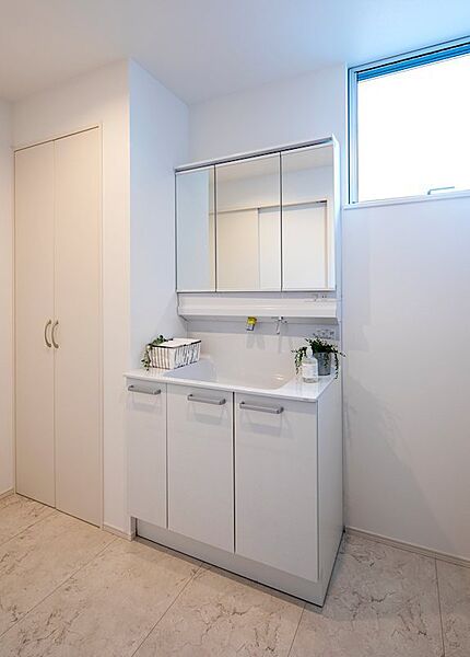 【建物プラン例】価格：2480万円、建物面積：117.99m2、間取：3LDK