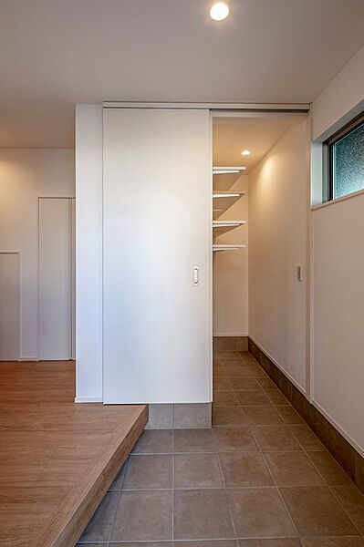【建物プラン例】価格：2480万円、建物面積：117.99m2、間取：3LDK