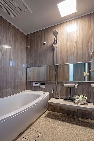 【建物プラン例】建物面積：104.53m2、間取：5LDK＋W.I.C＋S.I.C＋パントリー