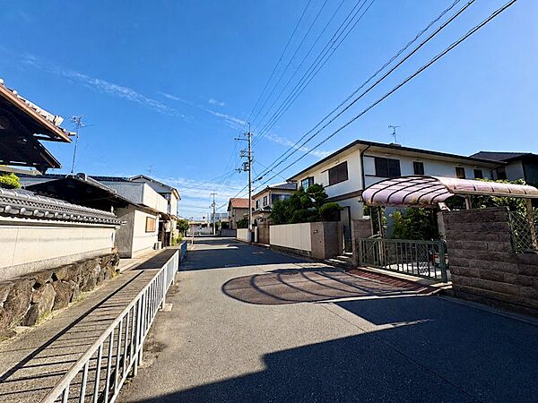 敷地面積約65.47坪のゆとりある土地。