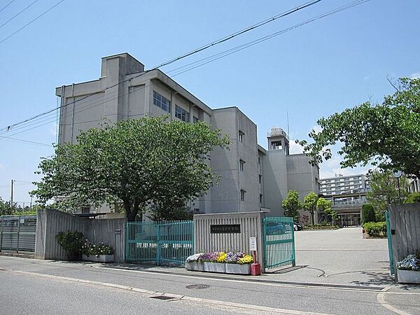 西宮市立真砂中学校（400m）