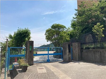 西宮市立苦楽園中学校（2619m）