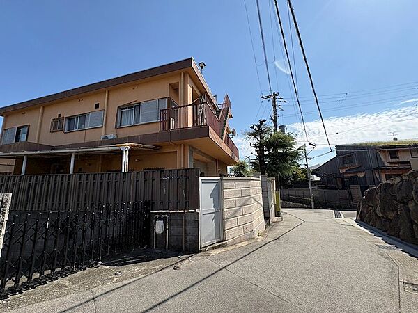 □前面道路□道路幅員約4mで駐車も安心！