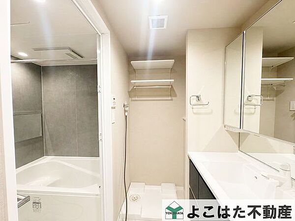 ウイルスをなるべく室内に持ち込まないよう、帰宅後、すぐに手洗い・うがいが出来る洗面スペース。
