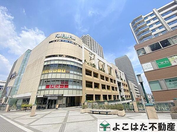 くるる 徒歩4分。 280m