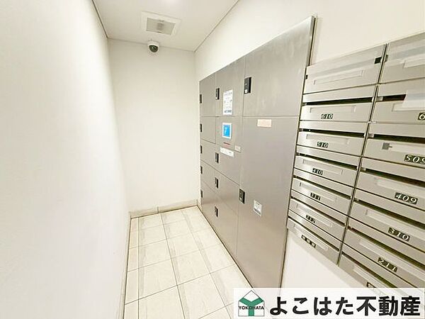 帰宅時郵便物を受け取れる宅配BOX完備！