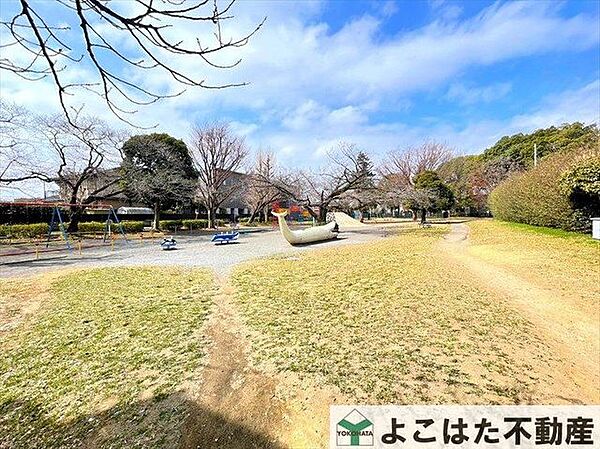 稲田公園 徒歩22分。 1750m