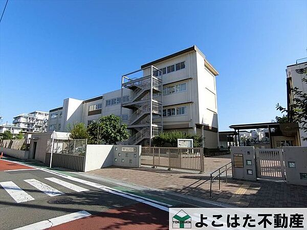 川崎市立東菅小学校 徒歩8分。 570m